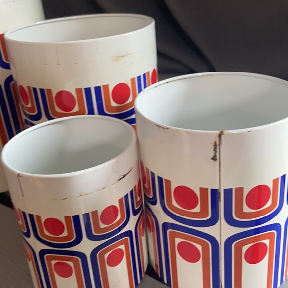 Retro tin set Best in Home Host Pick! - Picture 7 of 8